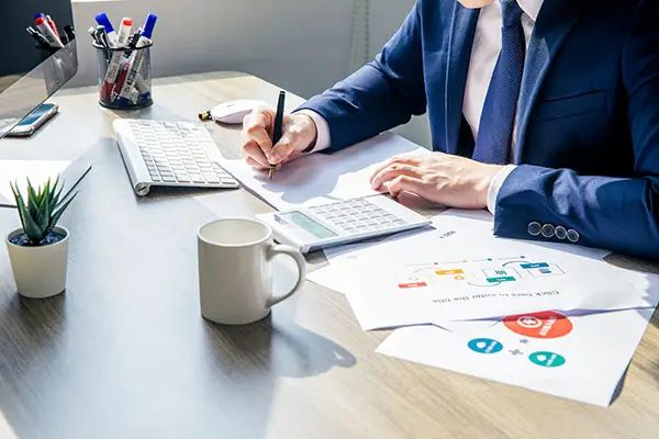 深色系的含义女生